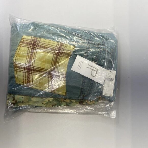 Pilcro Women's Relaxed Flare Patch Work Edition Jeans Size 27 - Picture 2 of 8